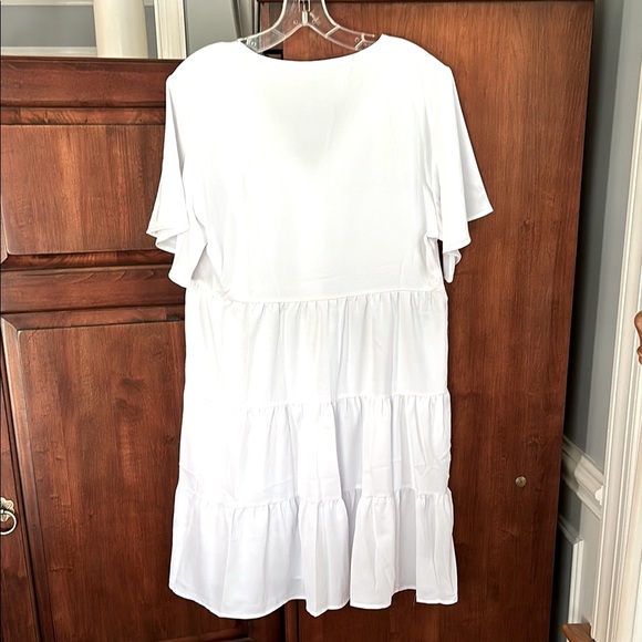 Lightweight Tiered Flutter Sleeve V-Neck Dress - Picture 2 of 5